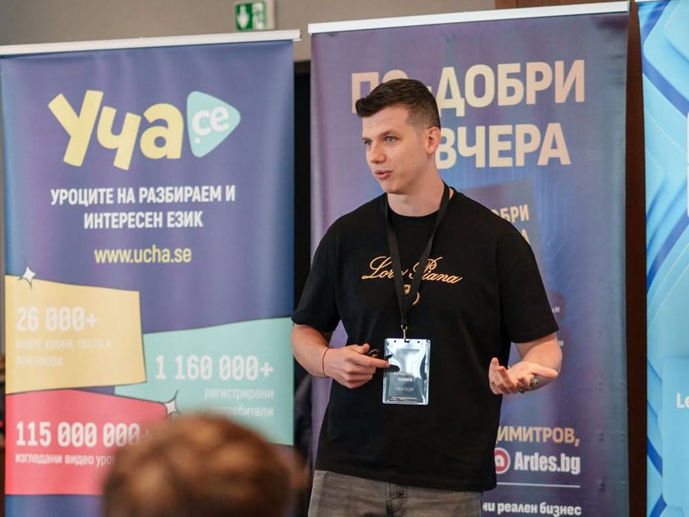 Vladislav Nosikov leading a session in front of an audience at Aspire Impact Sprint